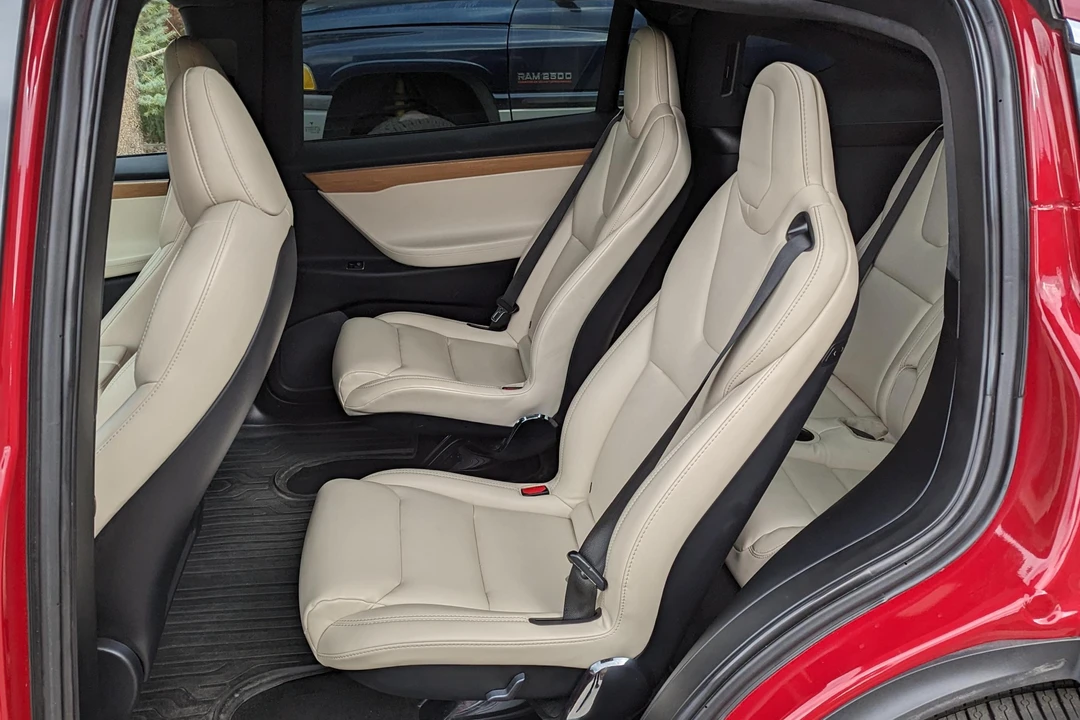 2020 Tesla Model X - Image 28 of 31