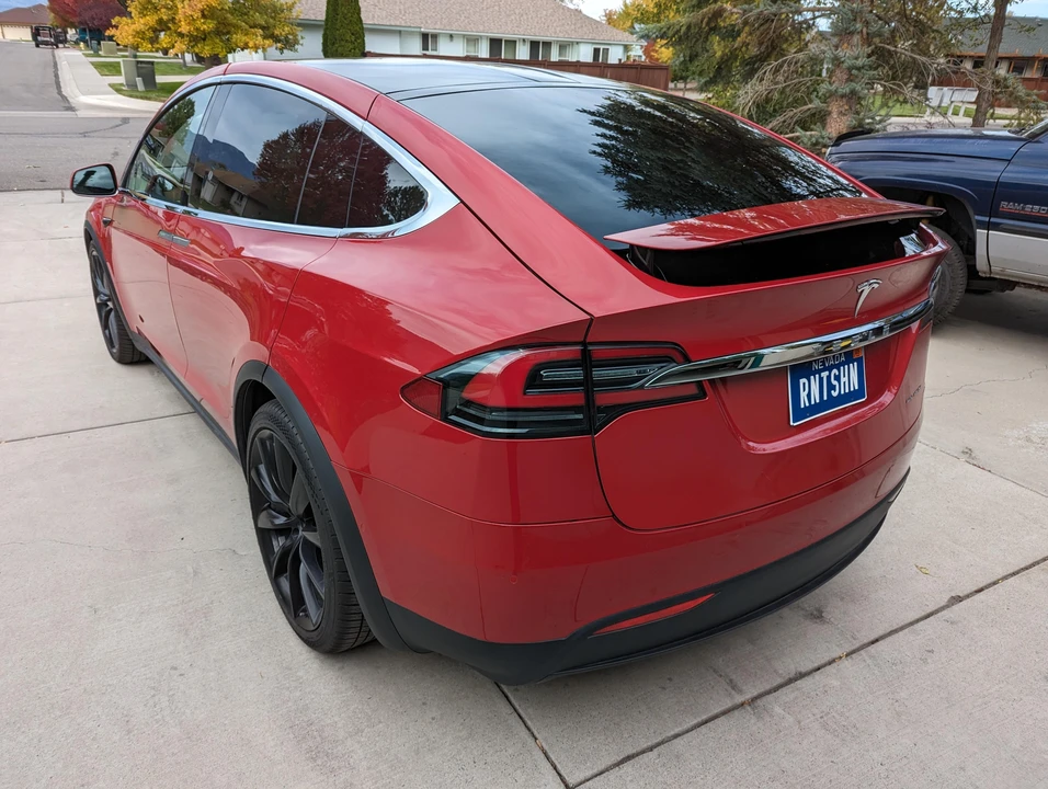 2020 Tesla Model X - Image 8 of 31