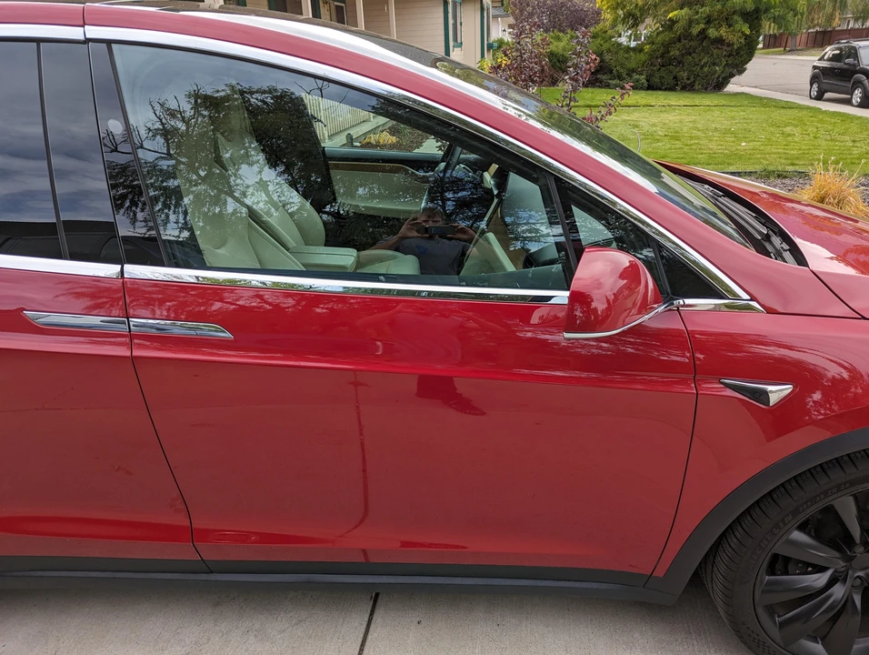 2020 Tesla Model X - Image 20 of 31