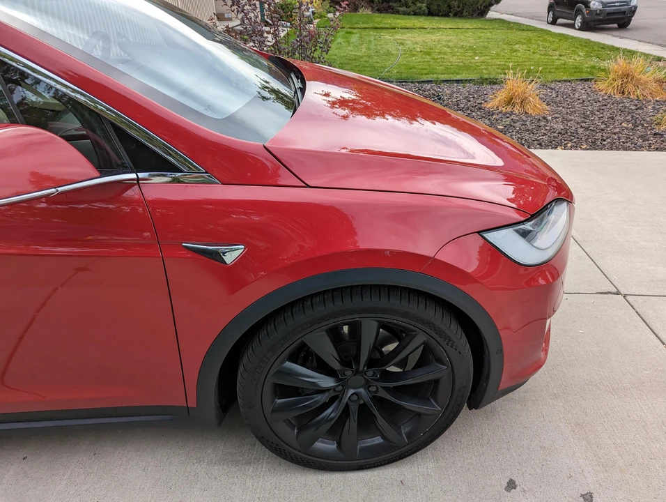 2020 Tesla Model X - Image 21 of 31