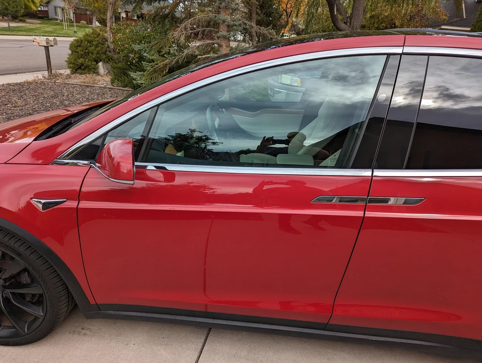 2020 Tesla Model X - Image 17 of 31