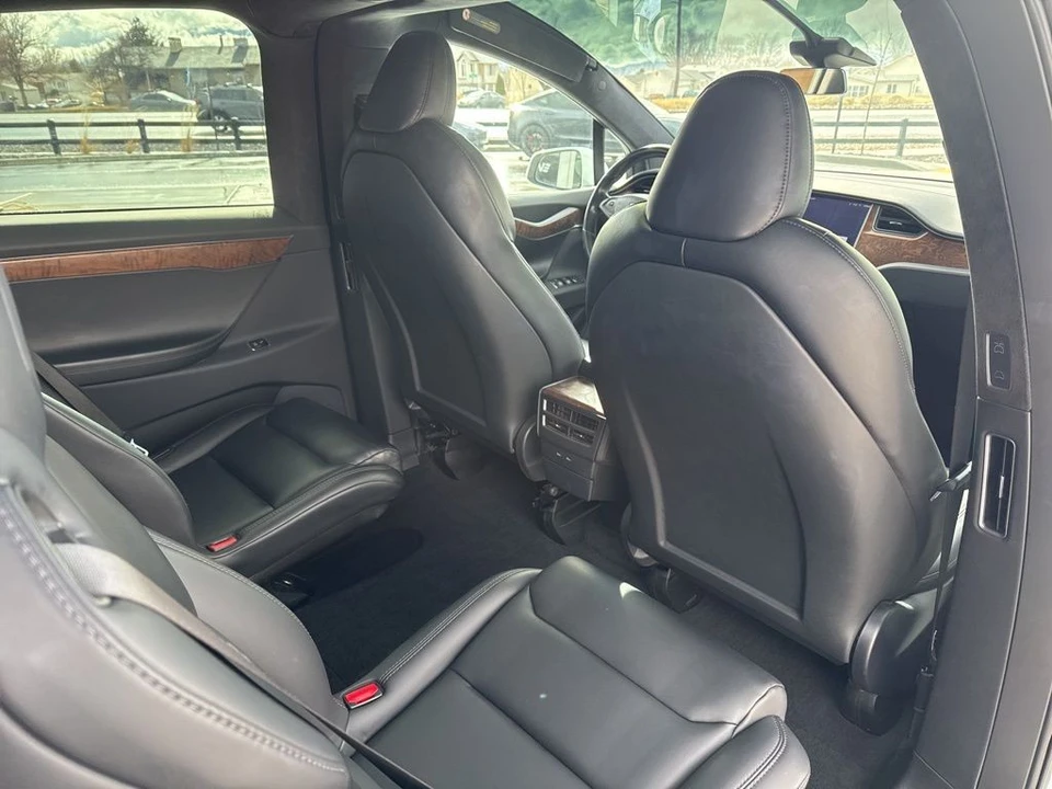 2020 Tesla Model X - Image 21 of 21