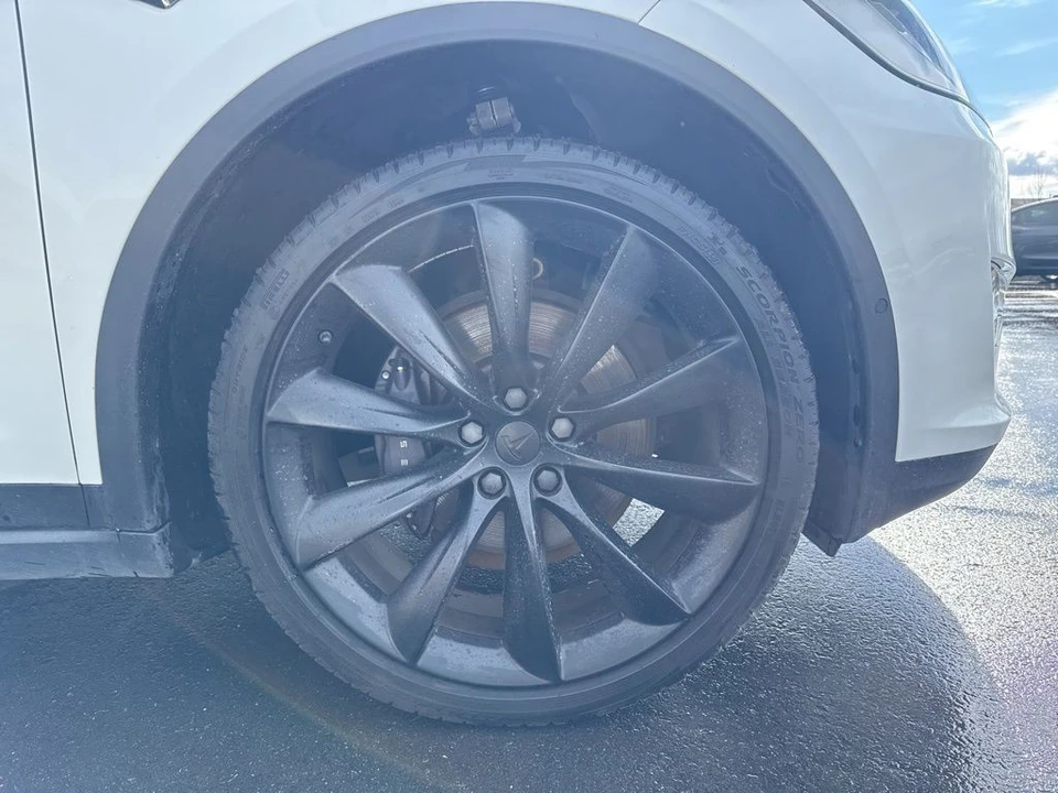 2020 Tesla Model X - Image 10 of 21