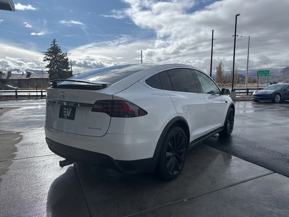 2020 Tesla Model X - Image 8 of 21