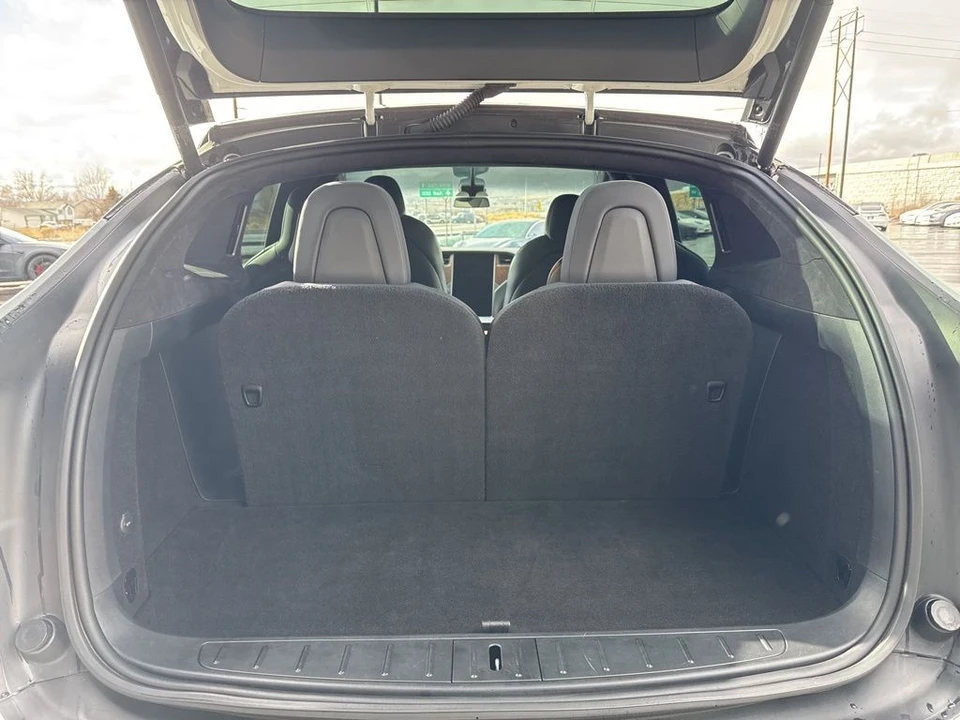 2020 Tesla Model X - Image 18 of 21