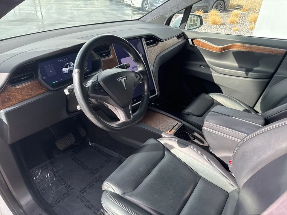 2020 Tesla Model X - Image 12 of 21