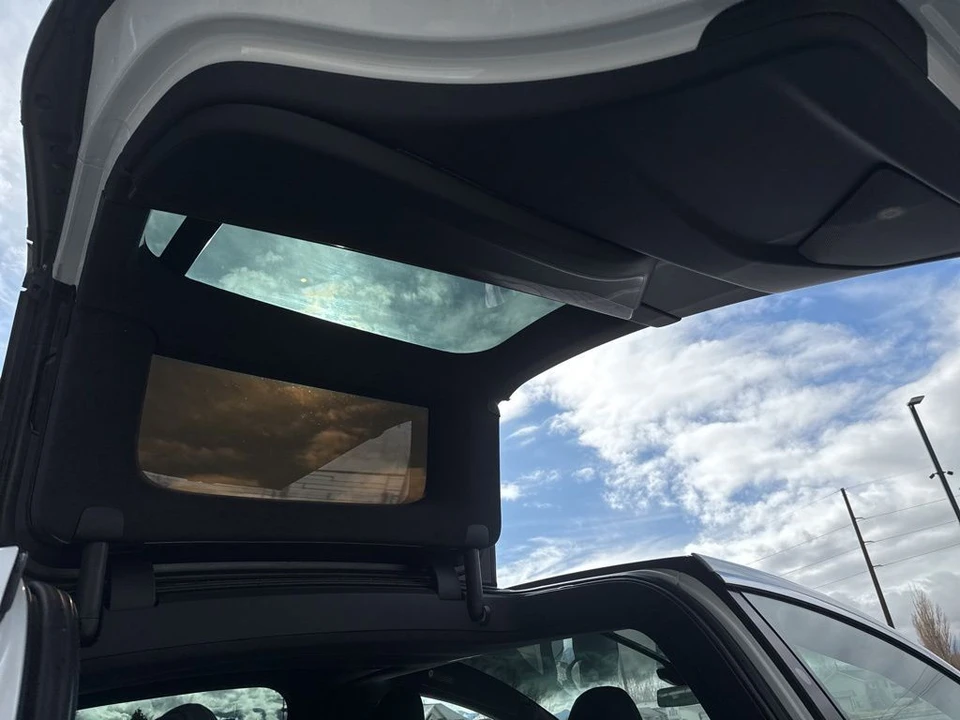 2020 Tesla Model X - Image 20 of 21