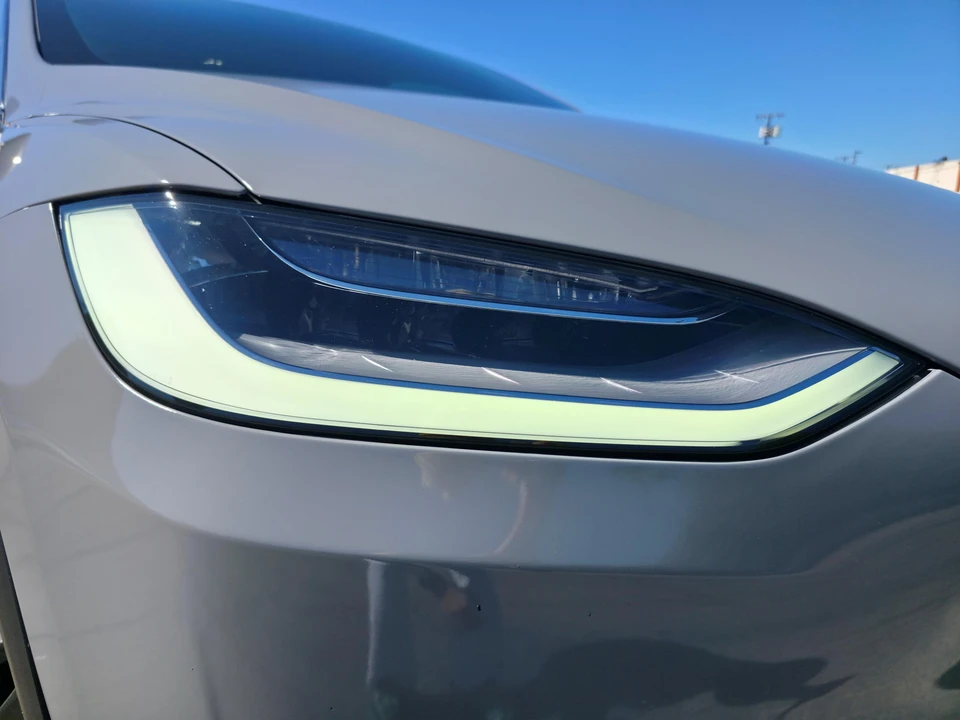 2020 Tesla Model X - Image 13 of 31
