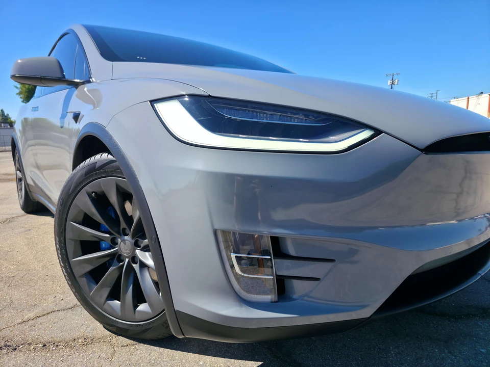 2020 Tesla Model X - Image 12 of 31