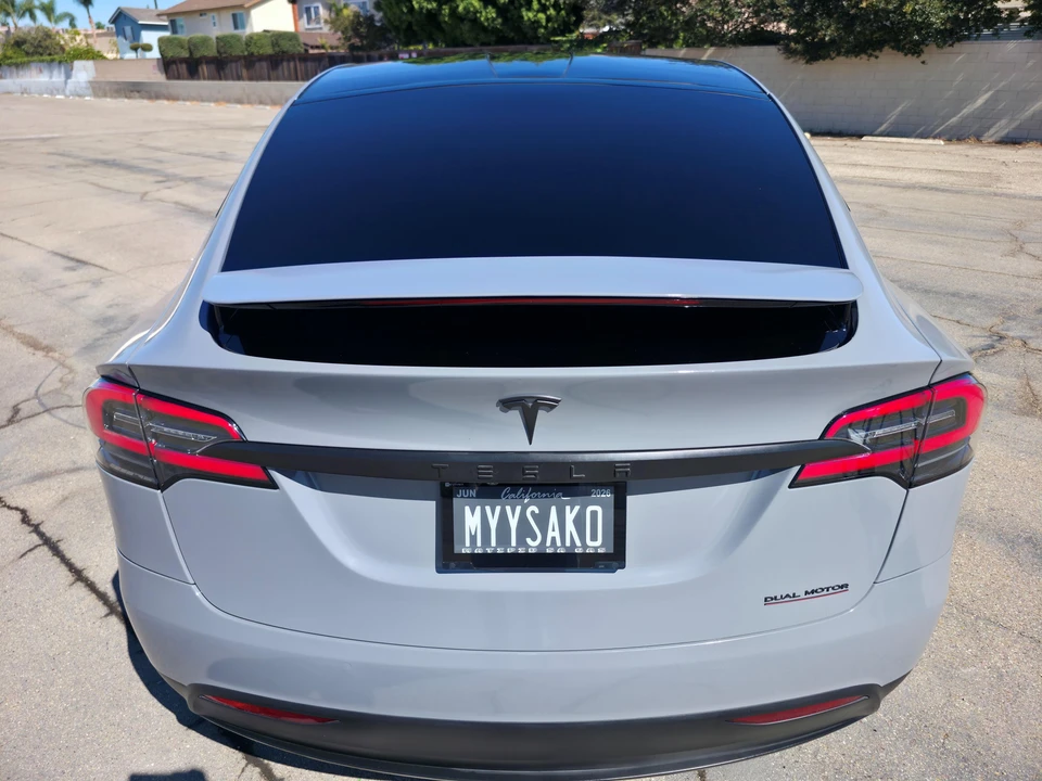 2020 Tesla Model X - Image 9 of 31