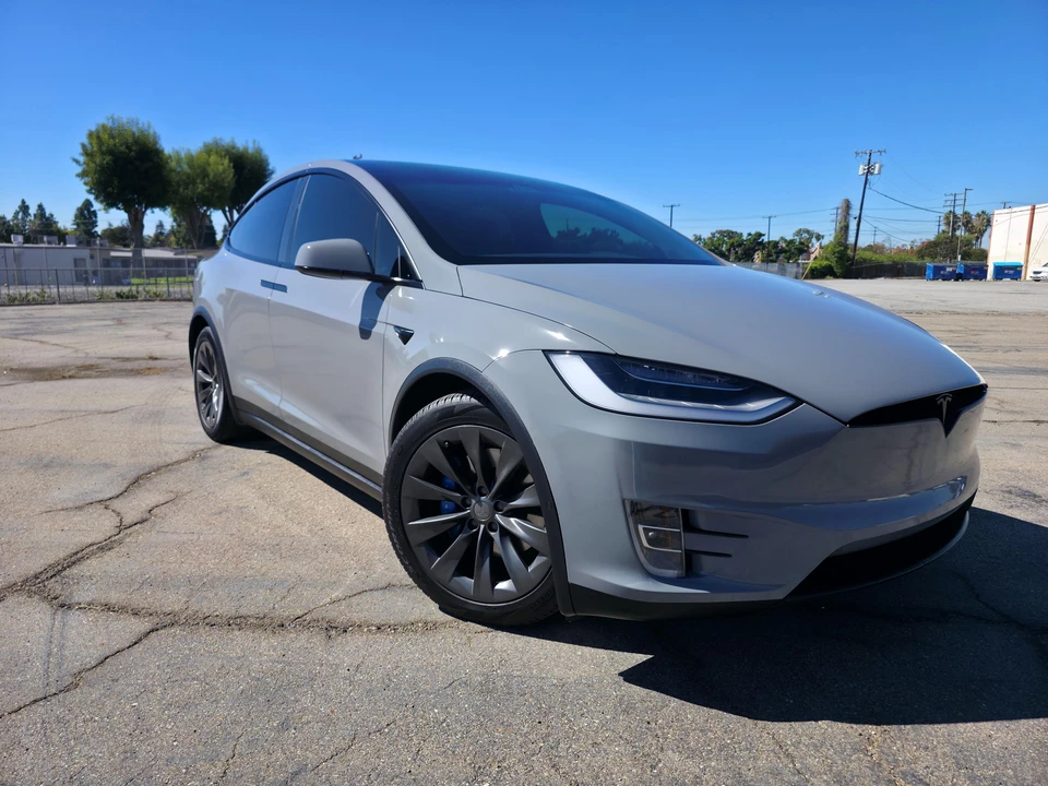 2020 Tesla Model X - Image 10 of 31