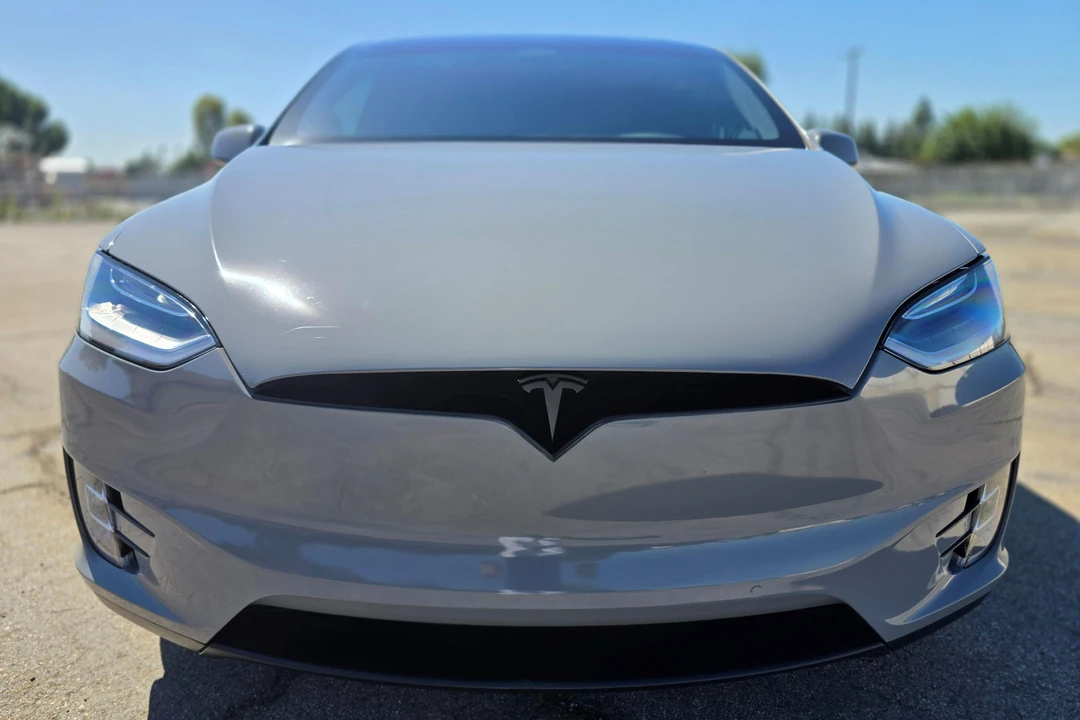 2020 Tesla Model X - Image 2 of 31