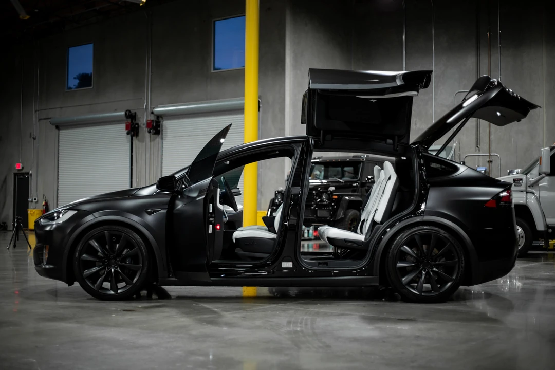 2020 Tesla Model X - Image 18 of 31