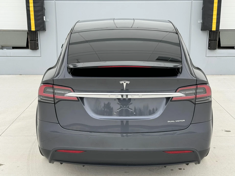 2020 Tesla Model X - Image 13 of 31