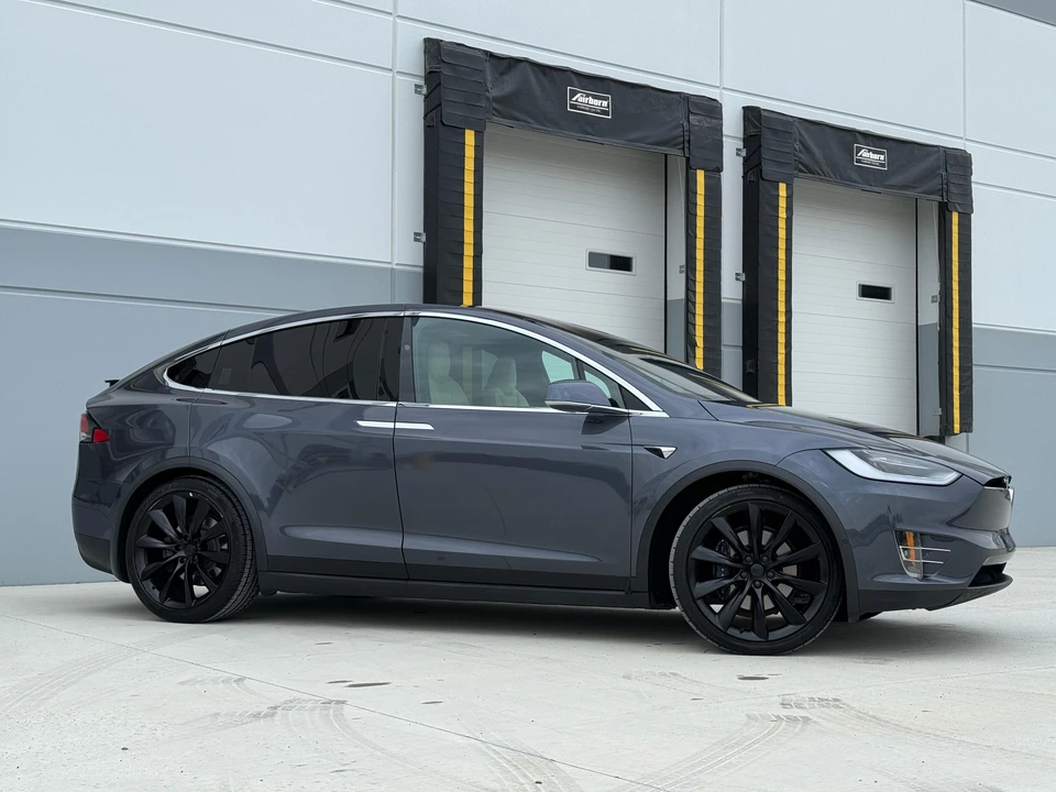 2020 Tesla Model X - Image 18 of 31