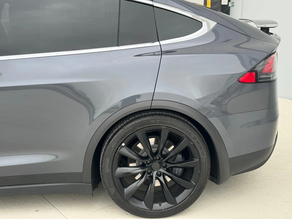 2020 Tesla Model X - Image 29 of 31