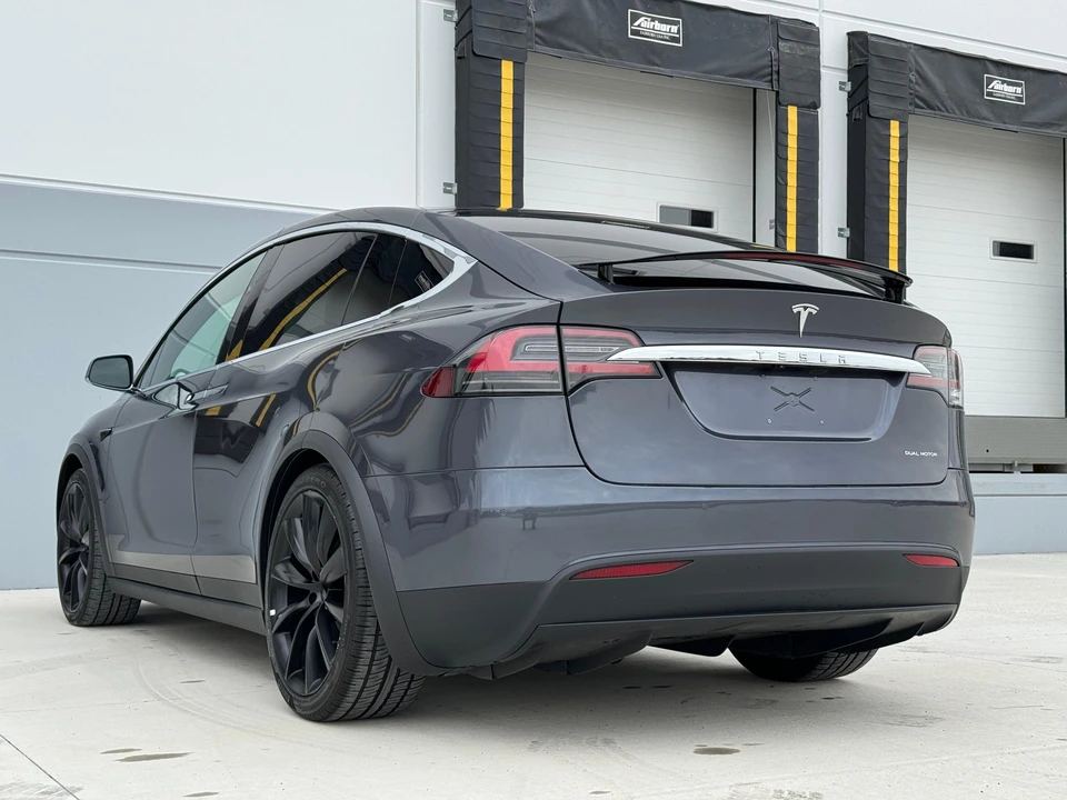 2020 Tesla Model X - Image 11 of 31