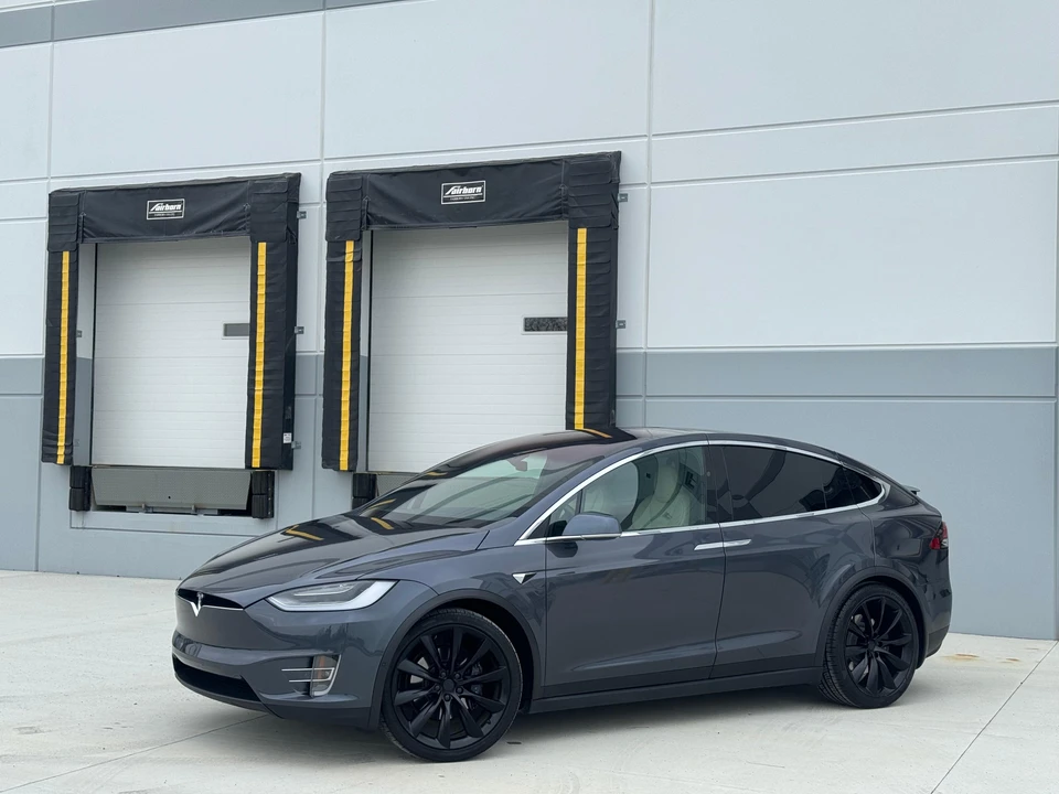 2020 Tesla Model X - Image 7 of 31