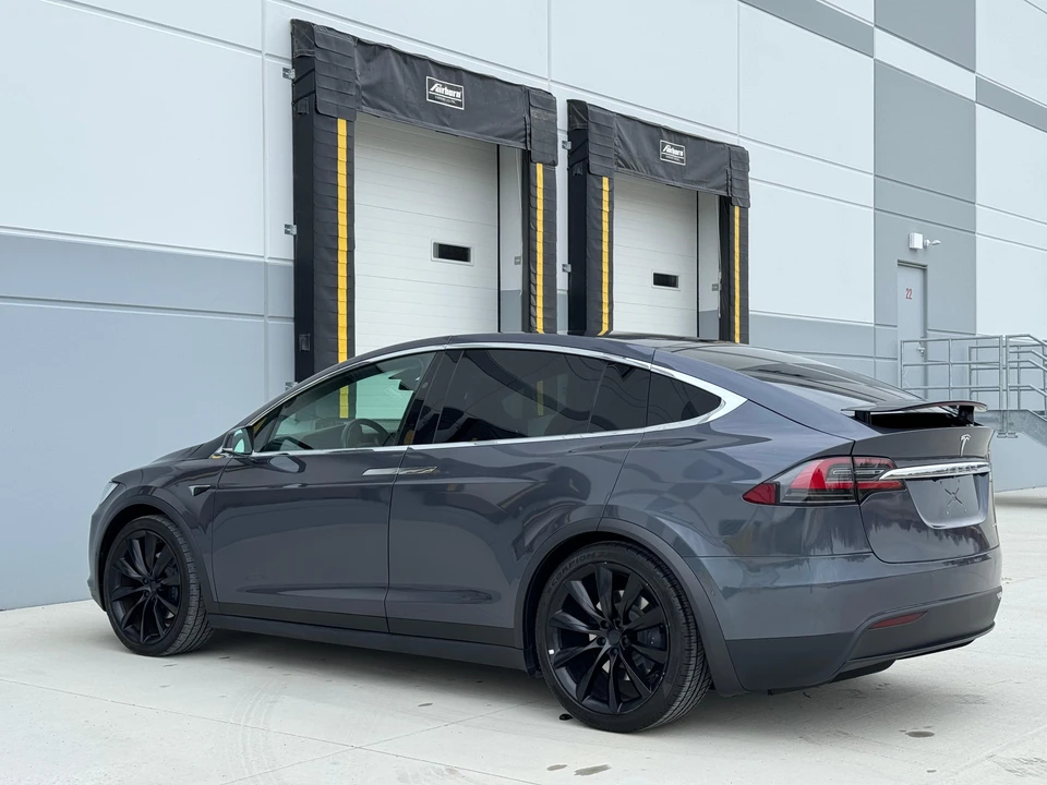 2020 Tesla Model X - Image 10 of 31