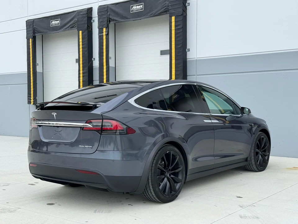 2020 Tesla Model X - Image 16 of 31