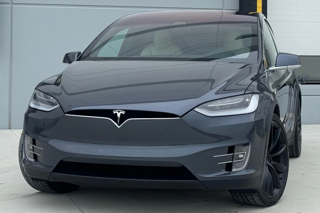 2020 Tesla Model X - Image 2 of 31