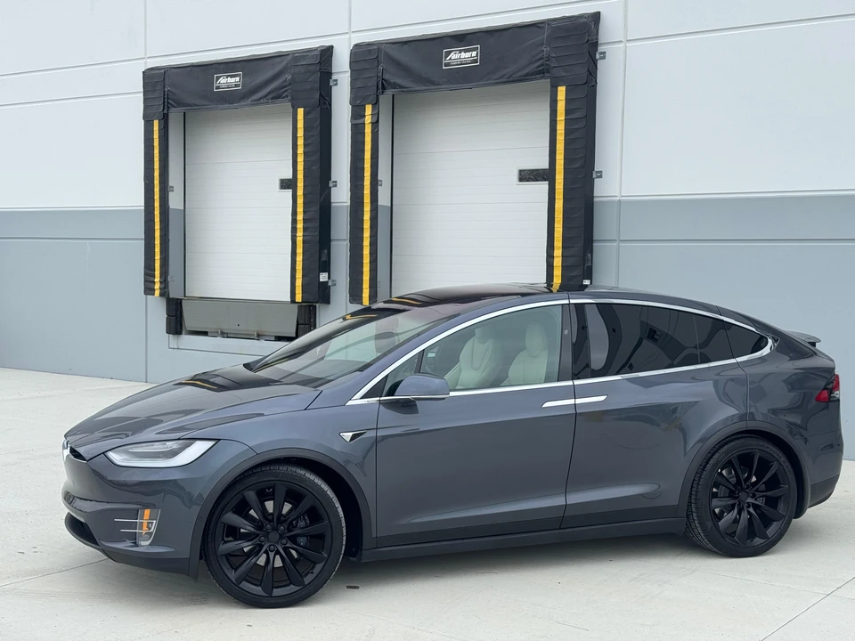 2020 Tesla Model X - Image 8 of 31