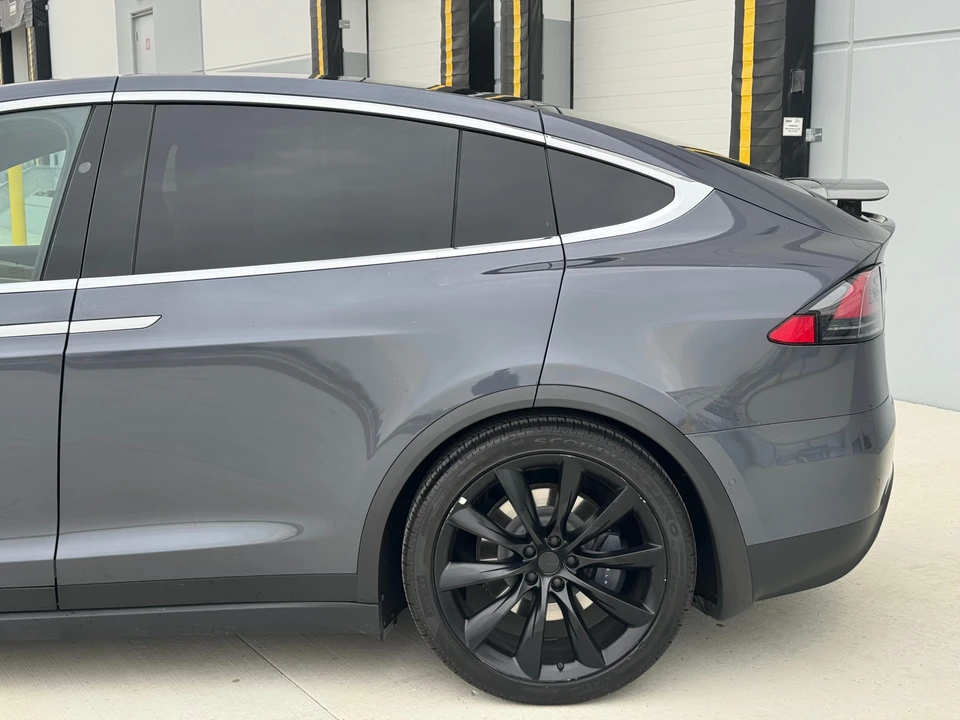 2020 Tesla Model X - Image 28 of 31