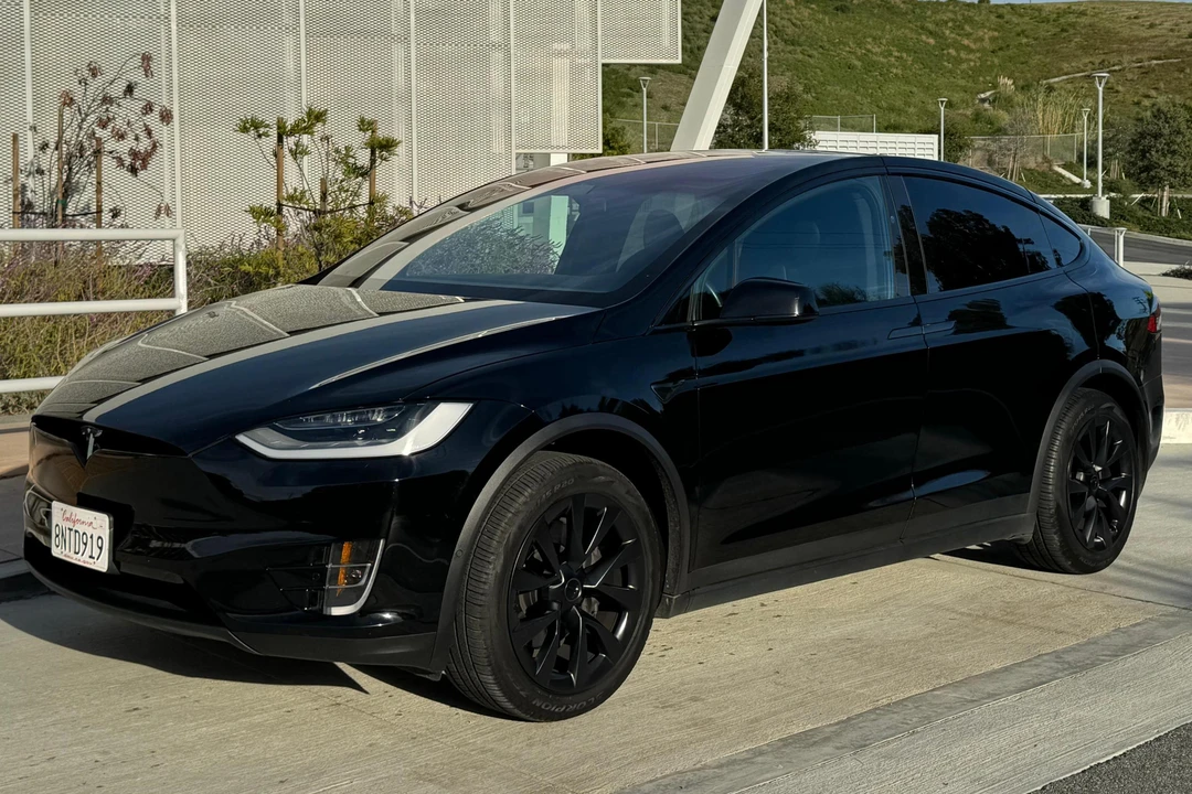 2020 Tesla Model X - Image 11 of 31