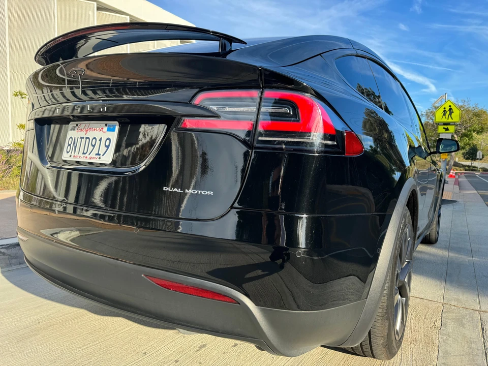 2020 Tesla Model X - Image 16 of 31