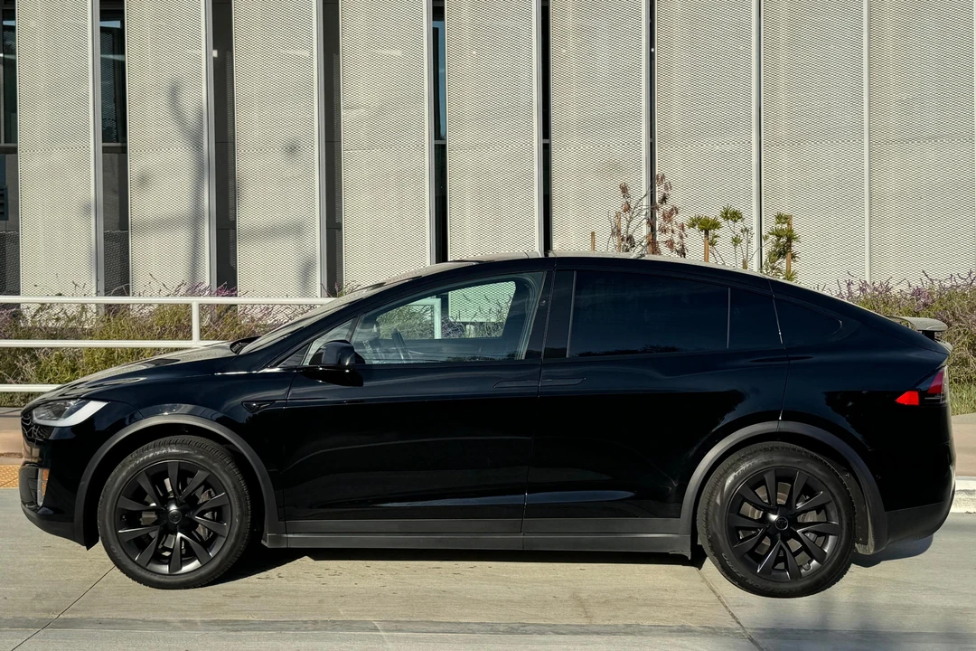 2020 Tesla Model X - Image 3 of 31