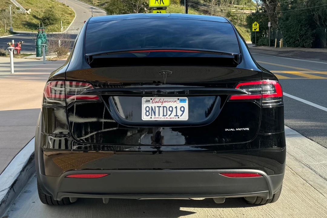 2020 Tesla Model X - Image 5 of 31