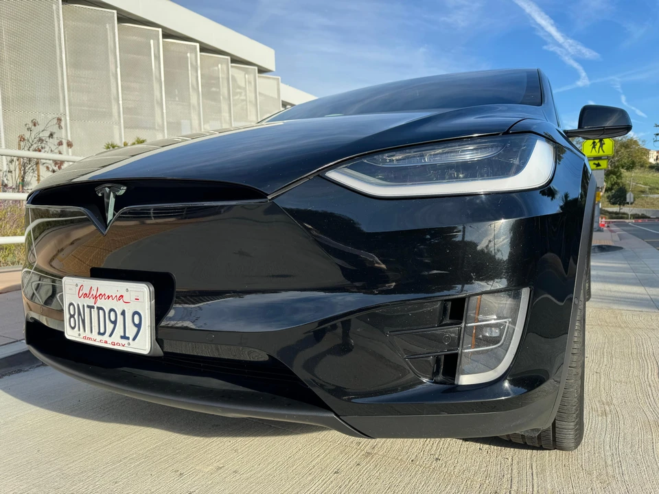 2020 Tesla Model X - Image 10 of 31