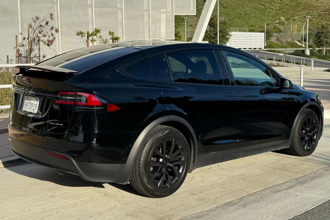 2020 Tesla Model X - Image 4 of 31