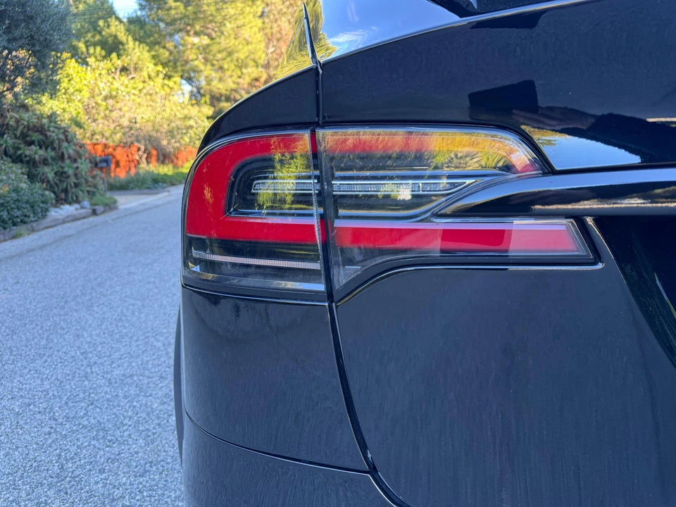 2020 Tesla Model X - Image 30 of 31