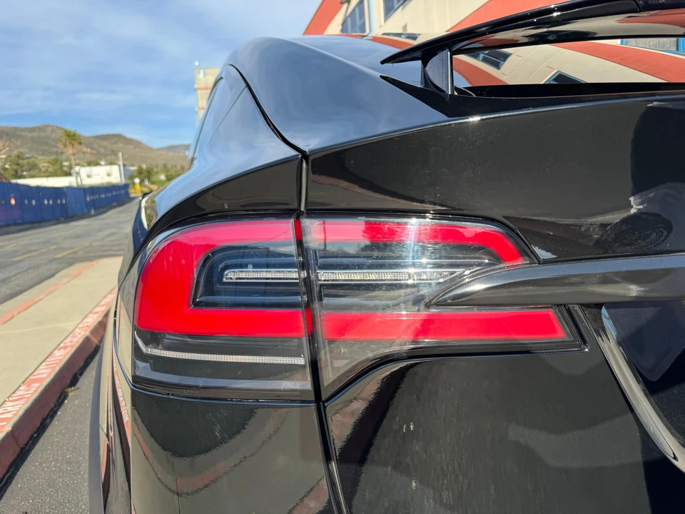 2020 Tesla Model X - Image 29 of 31