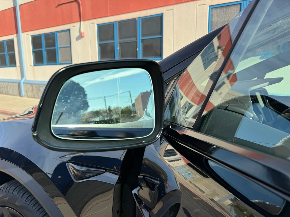 2020 Tesla Model X - Image 27 of 31