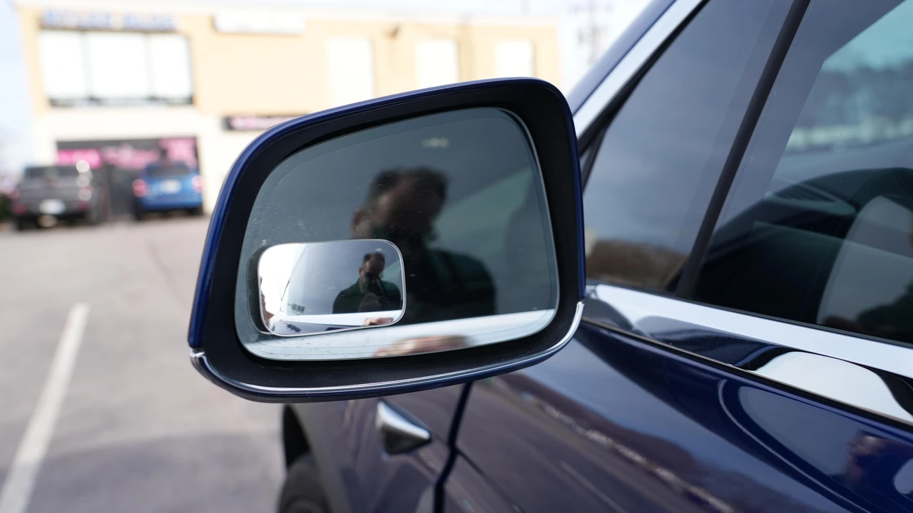 2020 Tesla Model X - Image 23 of 31