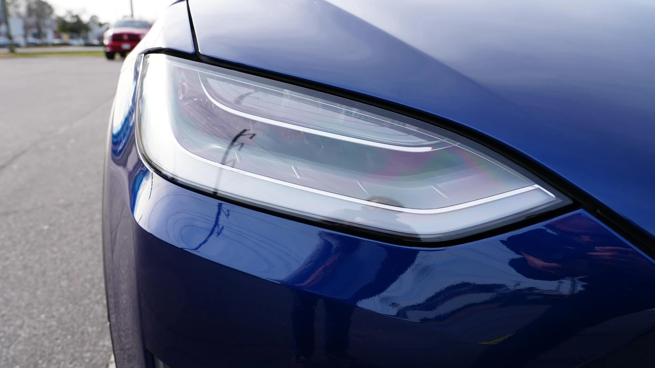 2020 Tesla Model X - Image 20 of 31