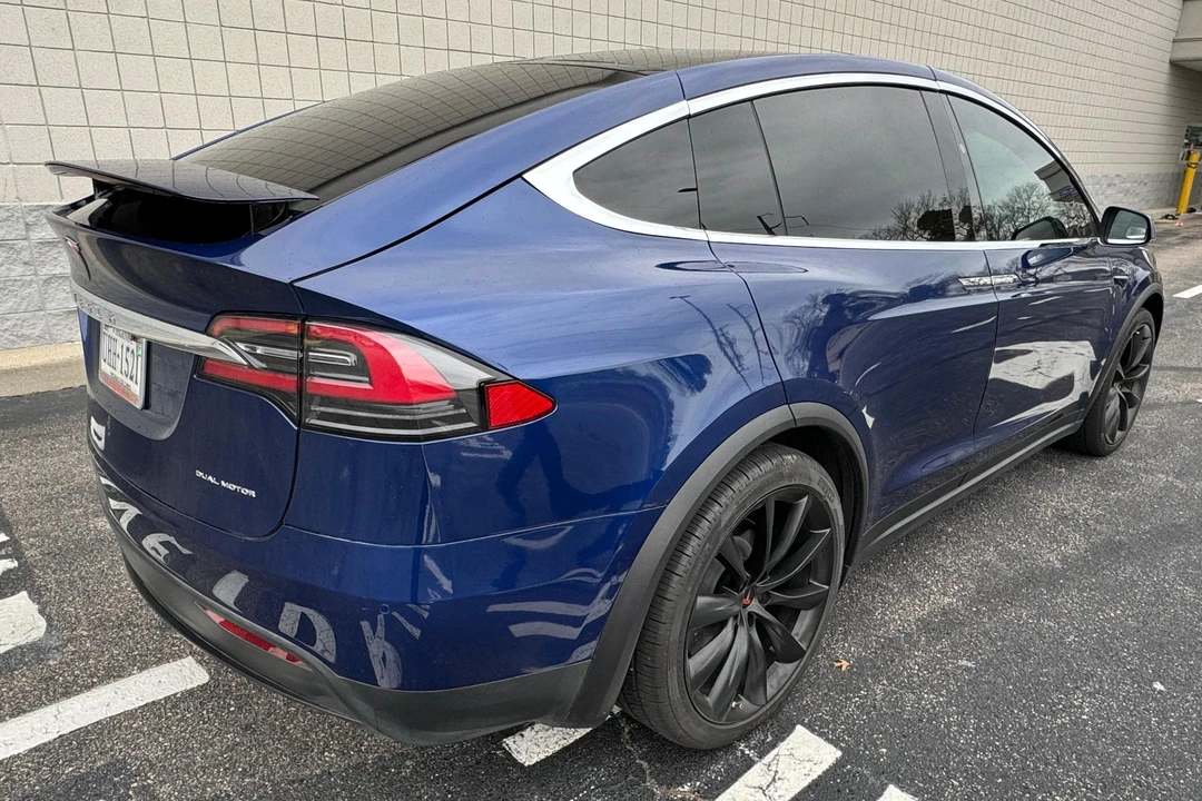2020 Tesla Model X - Image 4 of 31