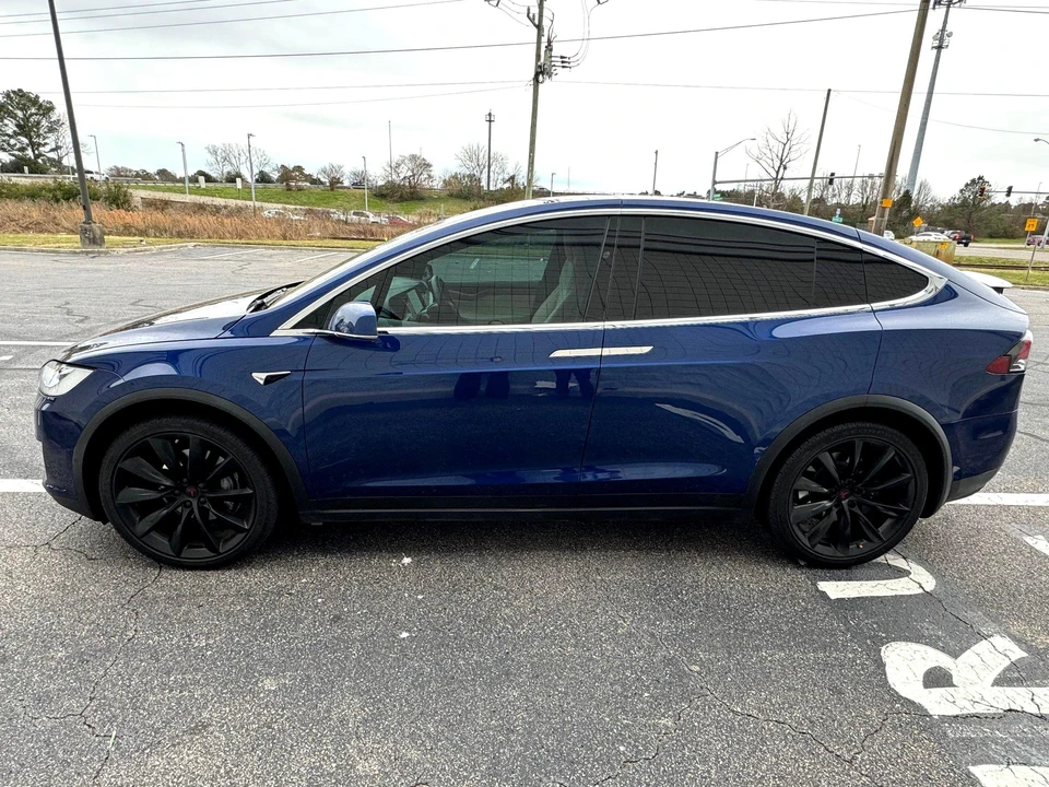 2020 Tesla Model X - Image 3 of 31