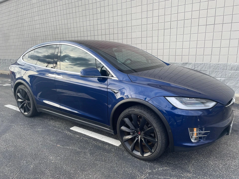 2020 Tesla Model X - Image 18 of 31