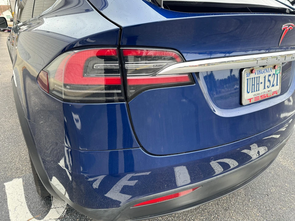 2020 Tesla Model X - Image 27 of 31