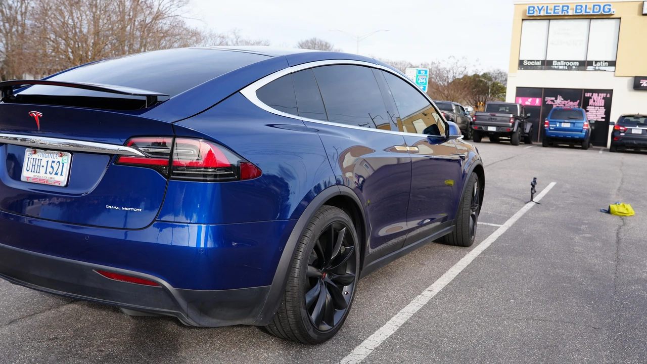 2020 Tesla Model X - Image 29 of 31
