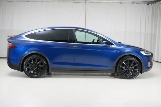 2020 Tesla Model X - Image 9 of 21