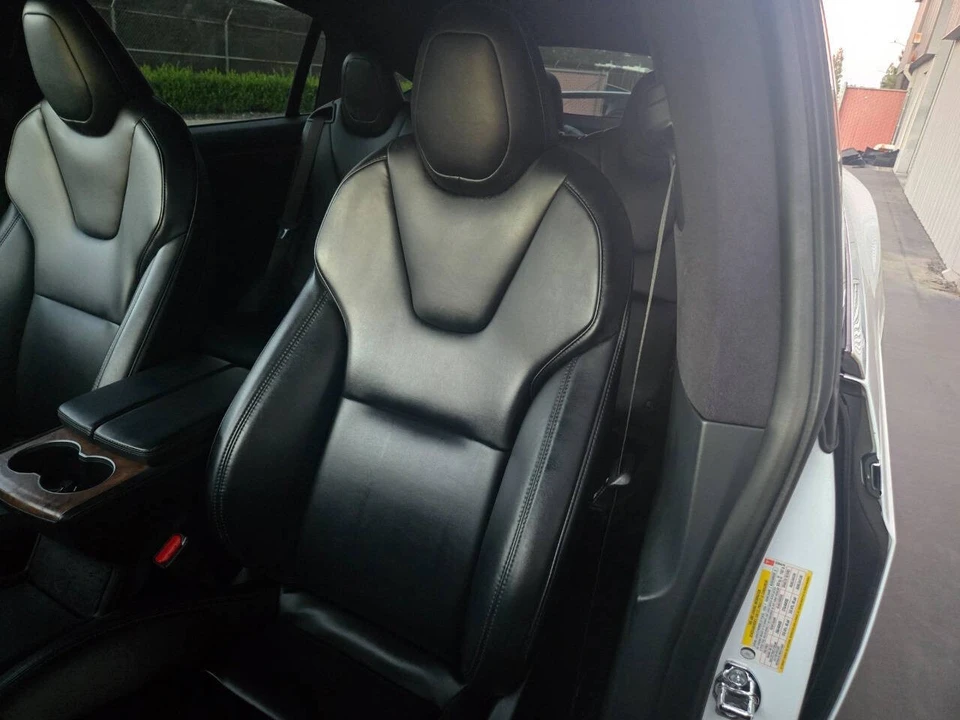 2020 Tesla Model X - Image 17 of 21