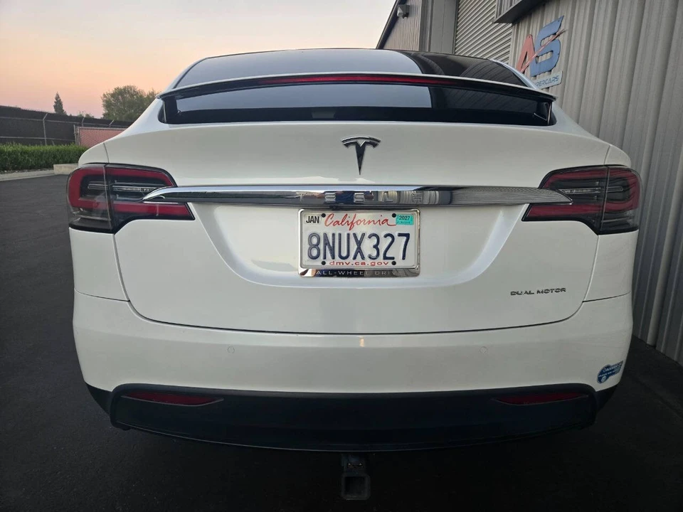 2020 Tesla Model X - Image 6 of 21