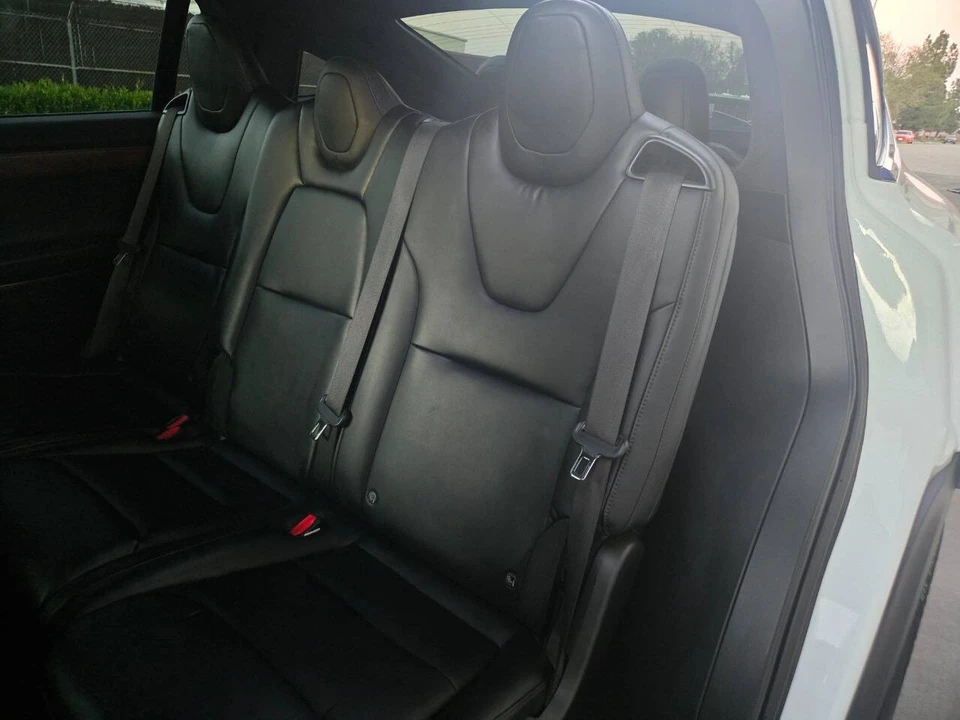 2020 Tesla Model X - Image 19 of 21
