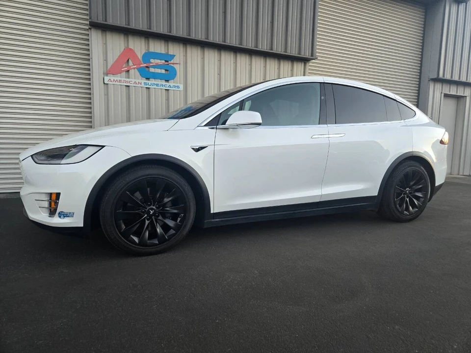 2020 Tesla Model X - Image 2 of 21