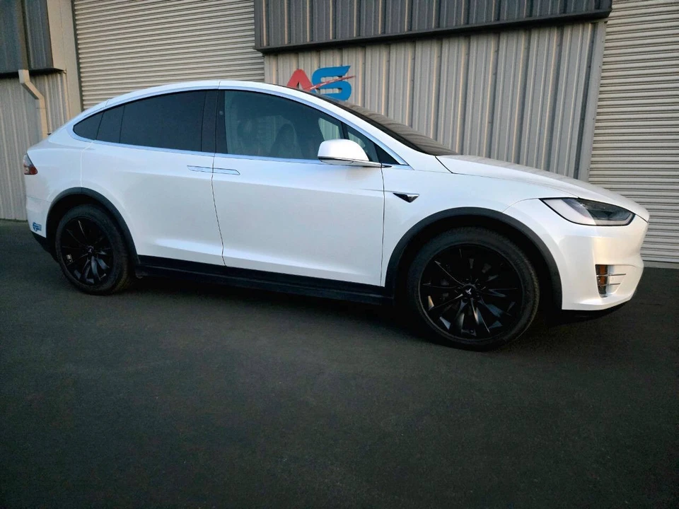 2020 Tesla Model X - Image 10 of 21
