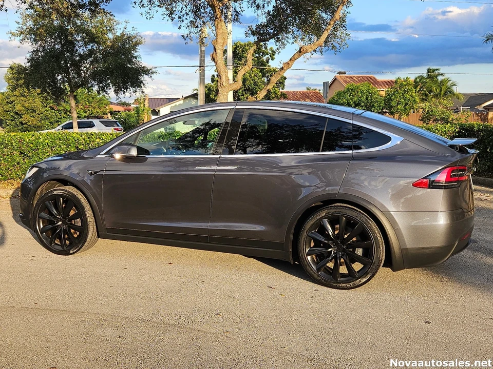 2020 Tesla Model X - Image 4 of 21
